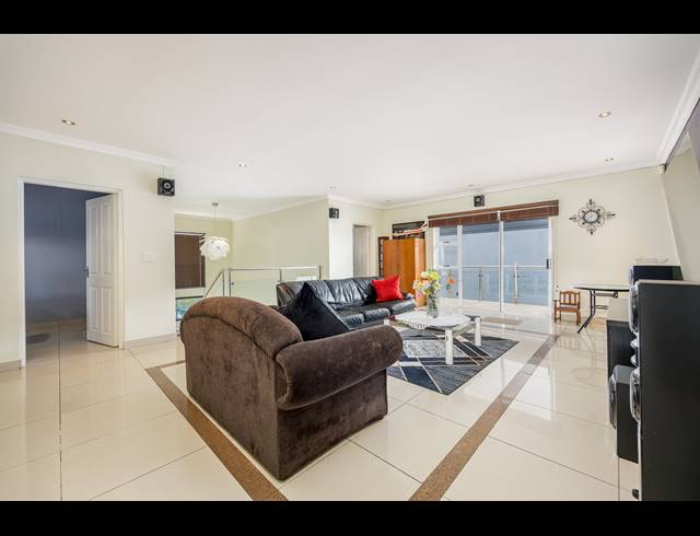 6 BEDROOM HOUSE FOR SALE IN ROUXVILLE